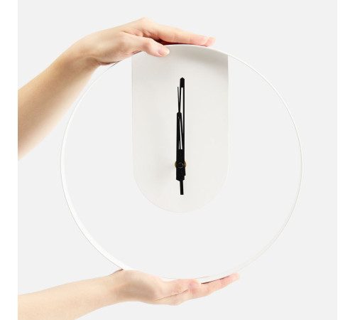 Часы Laconic, белые